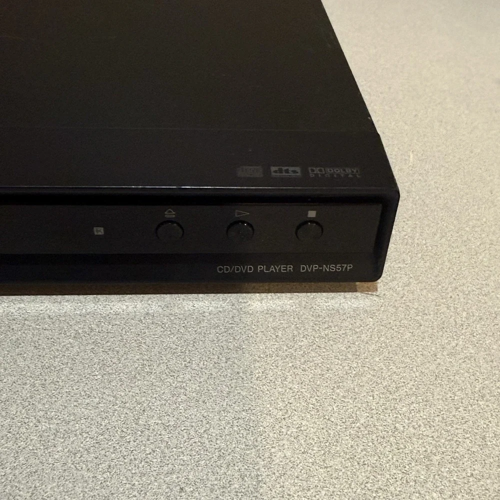 Sony DVP-NS57P CD/DVD Player - No‎ Remote Turns On Not Tested